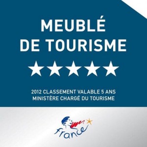 La plaque du meublé de tourisme 5 étoiles